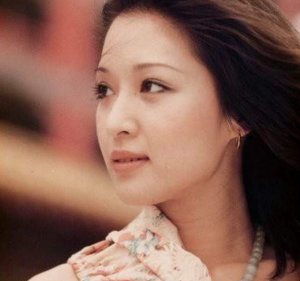 胡因梦漂亮还是王小屯漂亮 她曾被称作台湾第一美女