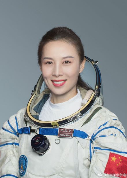 王亚平将成中国首位出舱女航天员 王亚平将再次太空授课