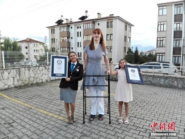 吉尼斯世界纪录宣布世界最高女性 世界最高女性身高2.15米