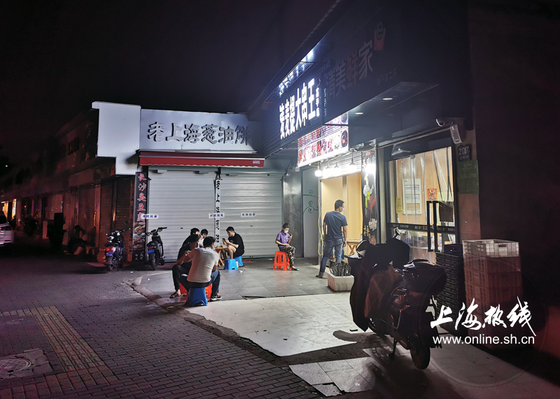 上海复工复市12时候 街市商人陌头的烟火气返来了